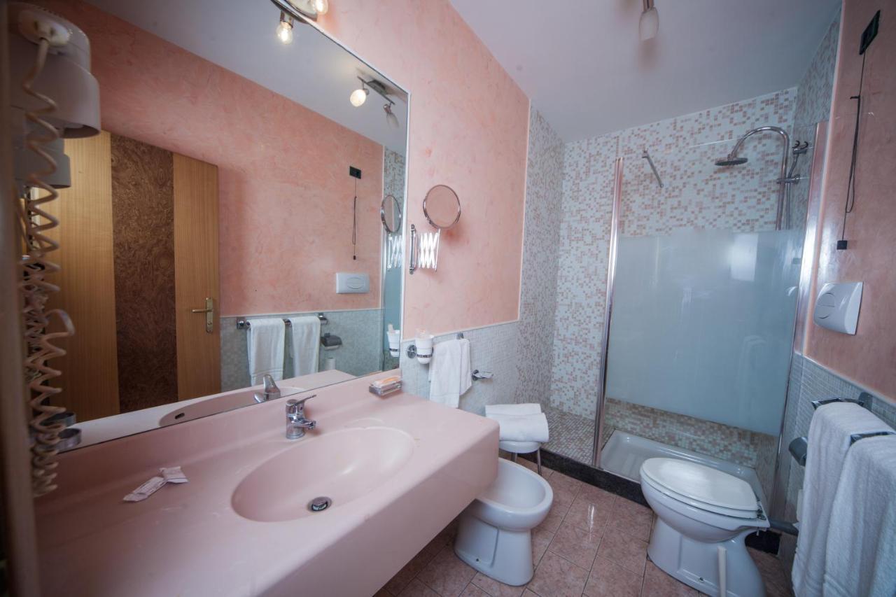 Hotel Cesare 14 Naples Extérieur photo